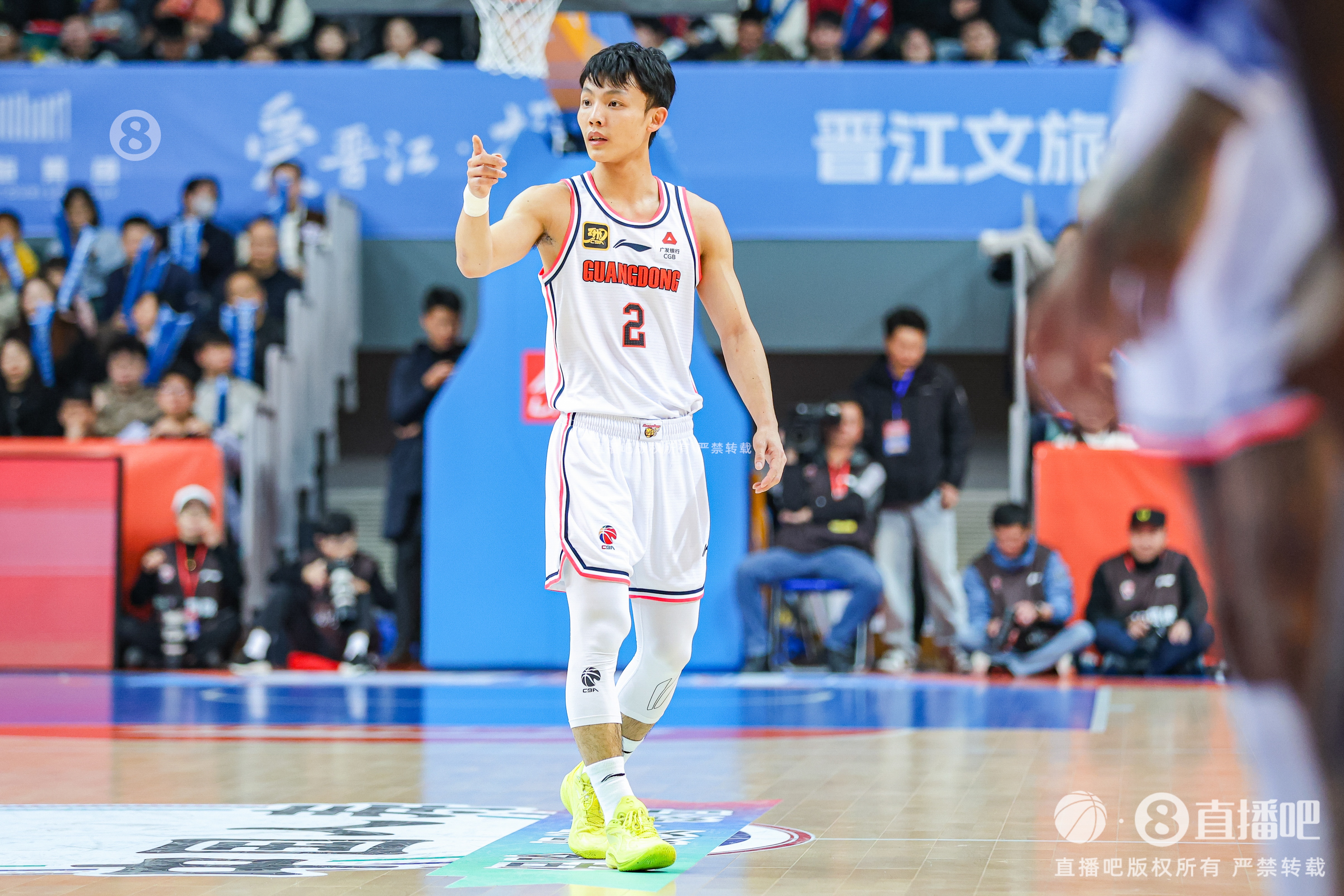徐杰:休息5天再集训很开心 跟郭指导和队友们一起训练很荣幸